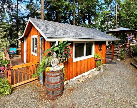 ZEN Spa Sanctuary & River Retreat w/3 Tiny Cabins