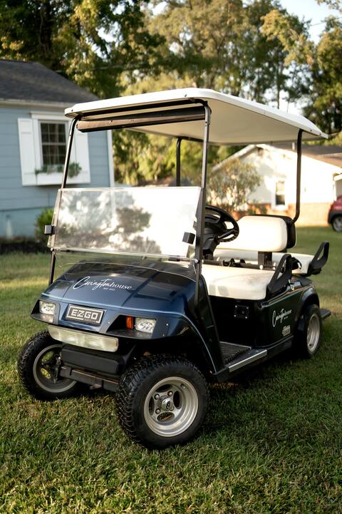 Golf Cart | Hot Tub | .9 miles from Square