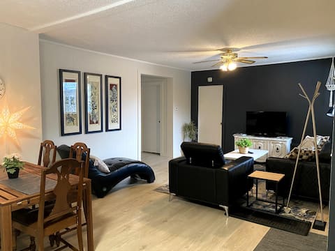 3 Bedroom suite 15 minutes from Red Mountain