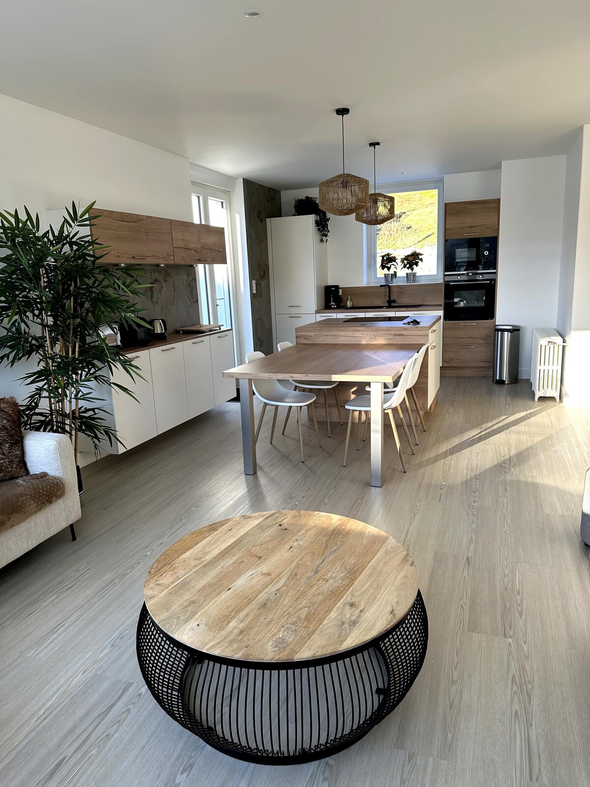 Annonce Airbnb populaire: Lovely apartment with terrace with full lake view. à Gérardmer