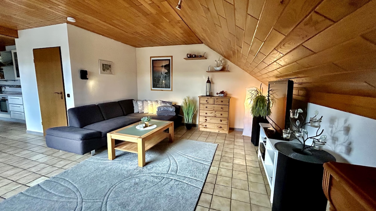 Top Airbnb: Eifeldorf vacation home with bookable sauna in Euskirchen