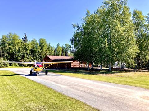 Willow Aviator Lodge: All Season Igloo & Sauna