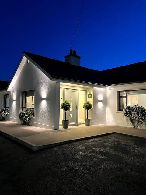 The Hillcrest,Luxury Accommodation,town centre