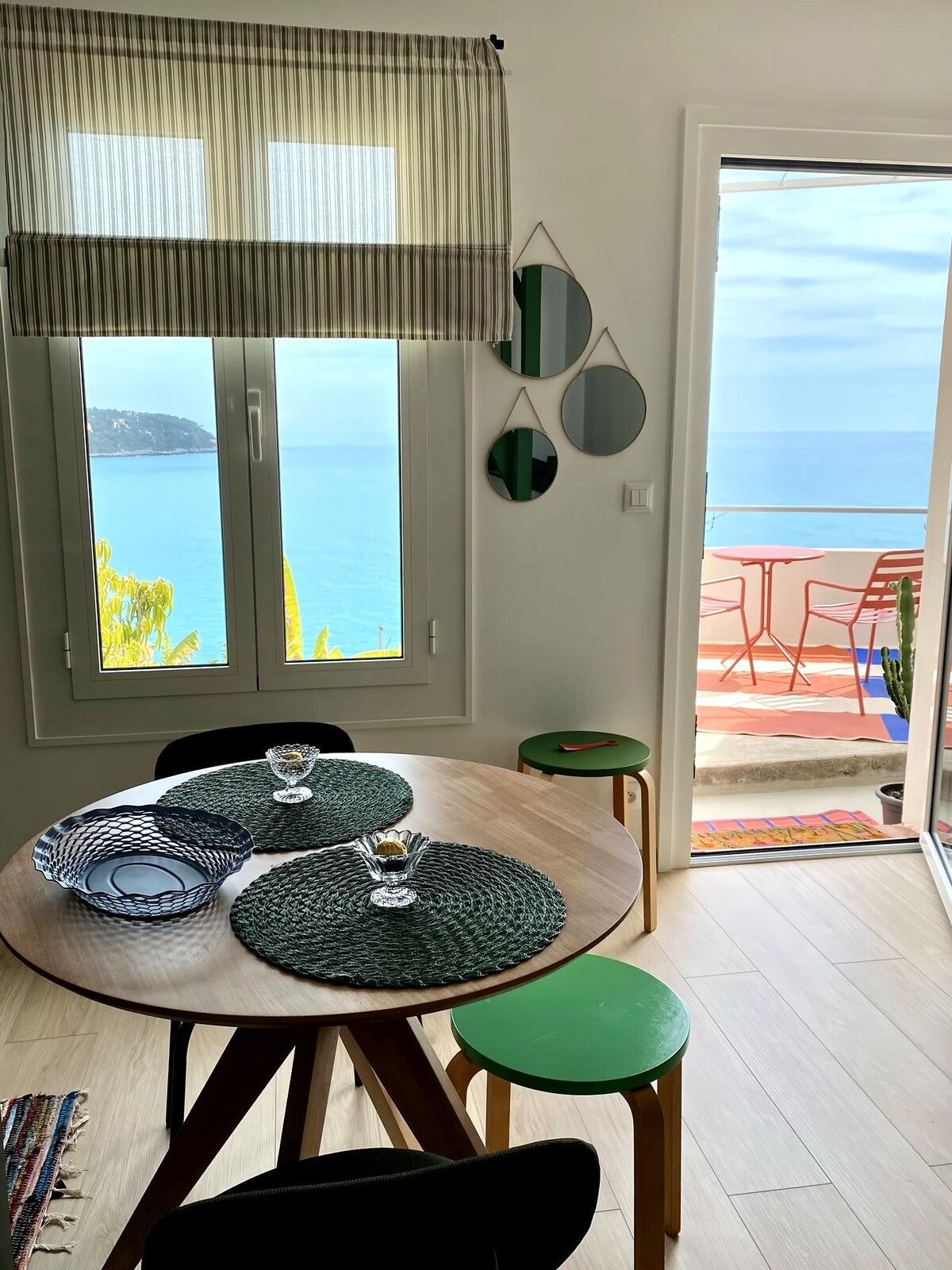 Top Airbnb: Beautiful small independent house with sea view in Roquebrune Cap Martin