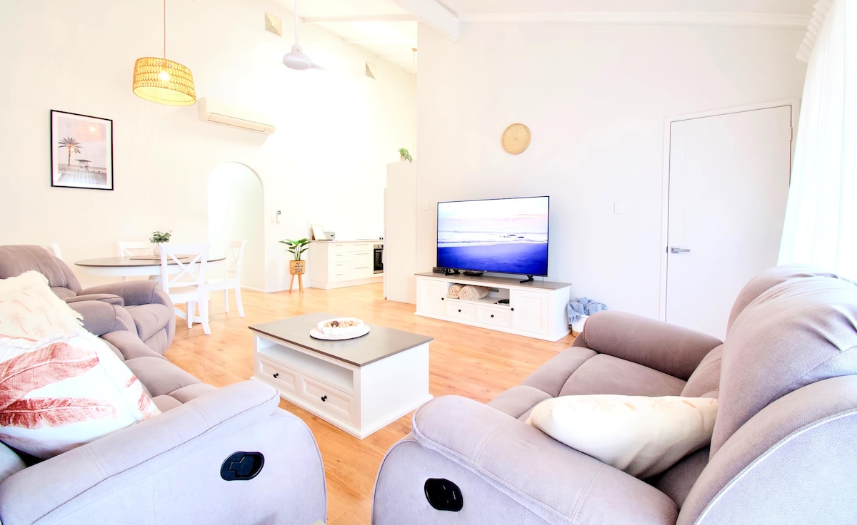 Successful Airbnb property: Beachside at Buddina | 50m to Ocean Bliss in Buddina