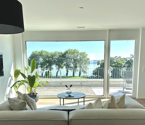 Modern house "twentytwoA" with lake view