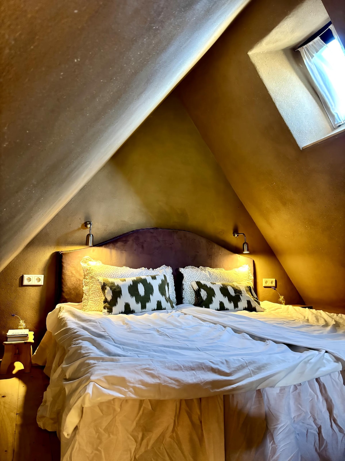 Successful Airbnb property: Thatched Cottage by the Lake in Dagebüll