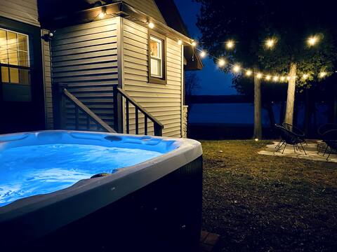 Lakeview, Hot Tub, Pets OK, 2m to Beach, 9m to Ski