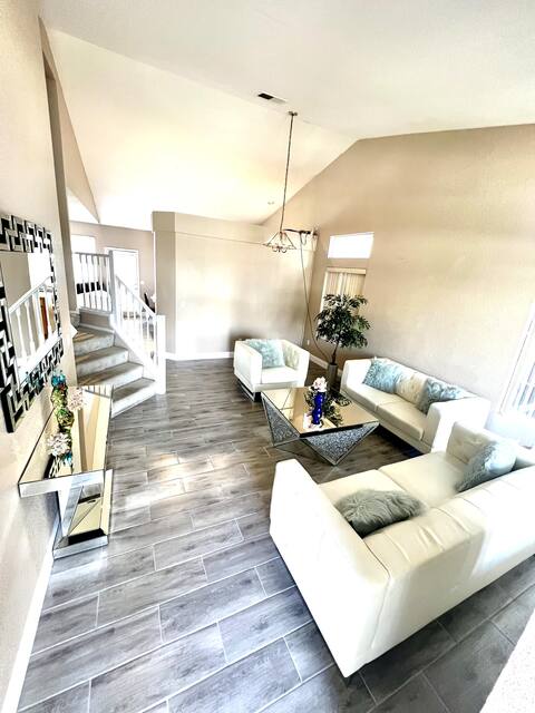 Beautiful 2-storey Home centrally located in Tracy