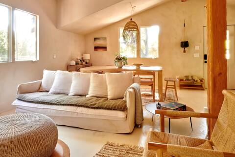 Casita Calma-Guest House- 4 pple- Prime- Lux