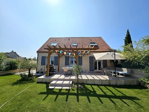Spacious 6 room house with large terrace