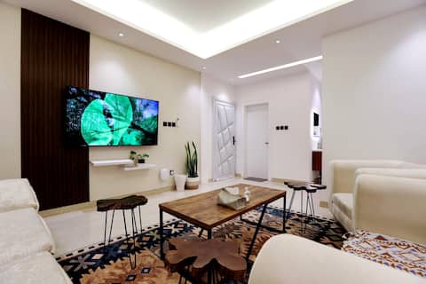 Elegant apartment Self-entry 3 rooms, Majlis, Dining Lounge & Kitchen