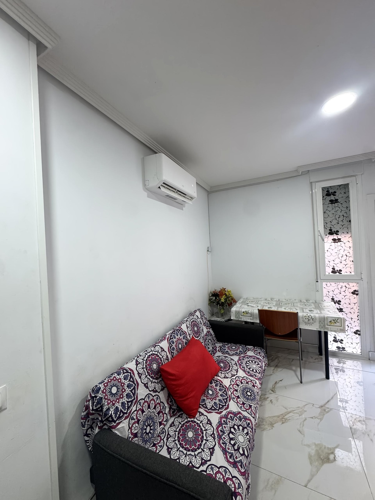 Top Airbnb: Piso Privado Carabanchel for 4 to 8 persons. in Carabanchel