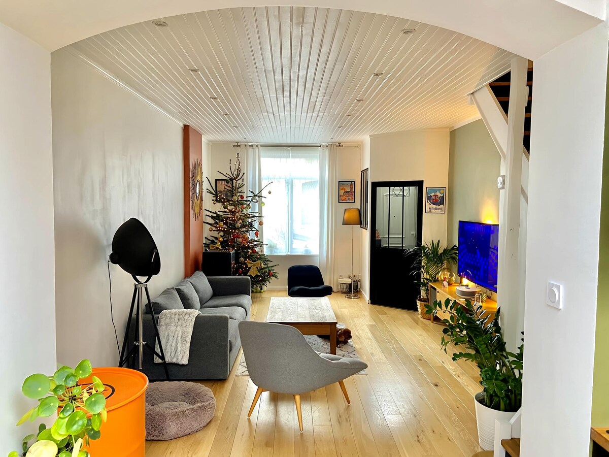 Popular Airbnb listing: LILLE house with garden near metro in Bois Blancs
