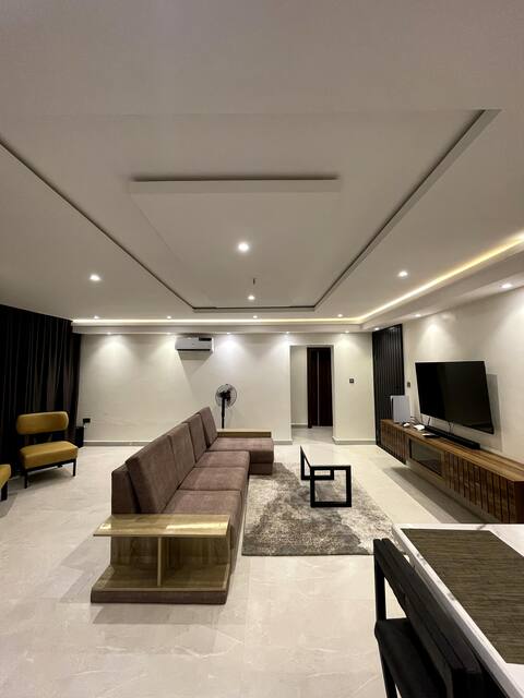 New Modern 3 Bedroom Apartment