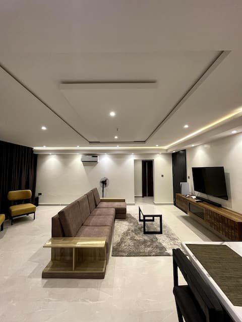 New Modern 3 Bedroom Apartment