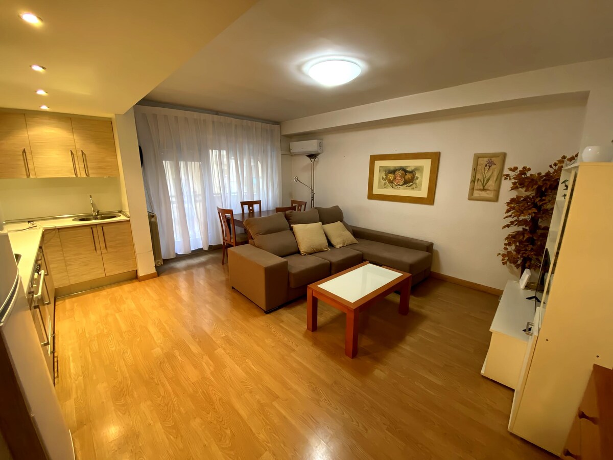 Top performing Airbnb: Renovated central apartment in Delicias