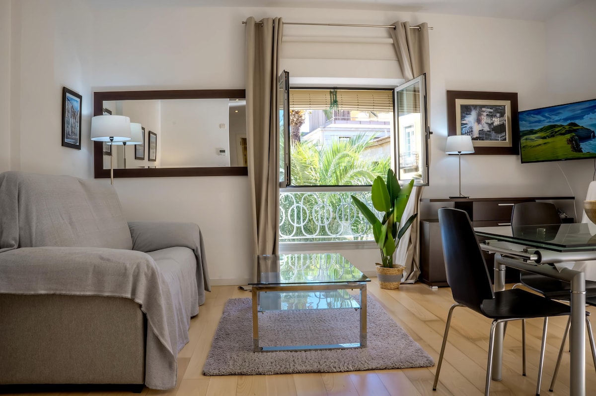 Anuncio de Airbnb popular: Lovely Flat in the Heart of Alicante’s Old Town en Alacant / Alicante