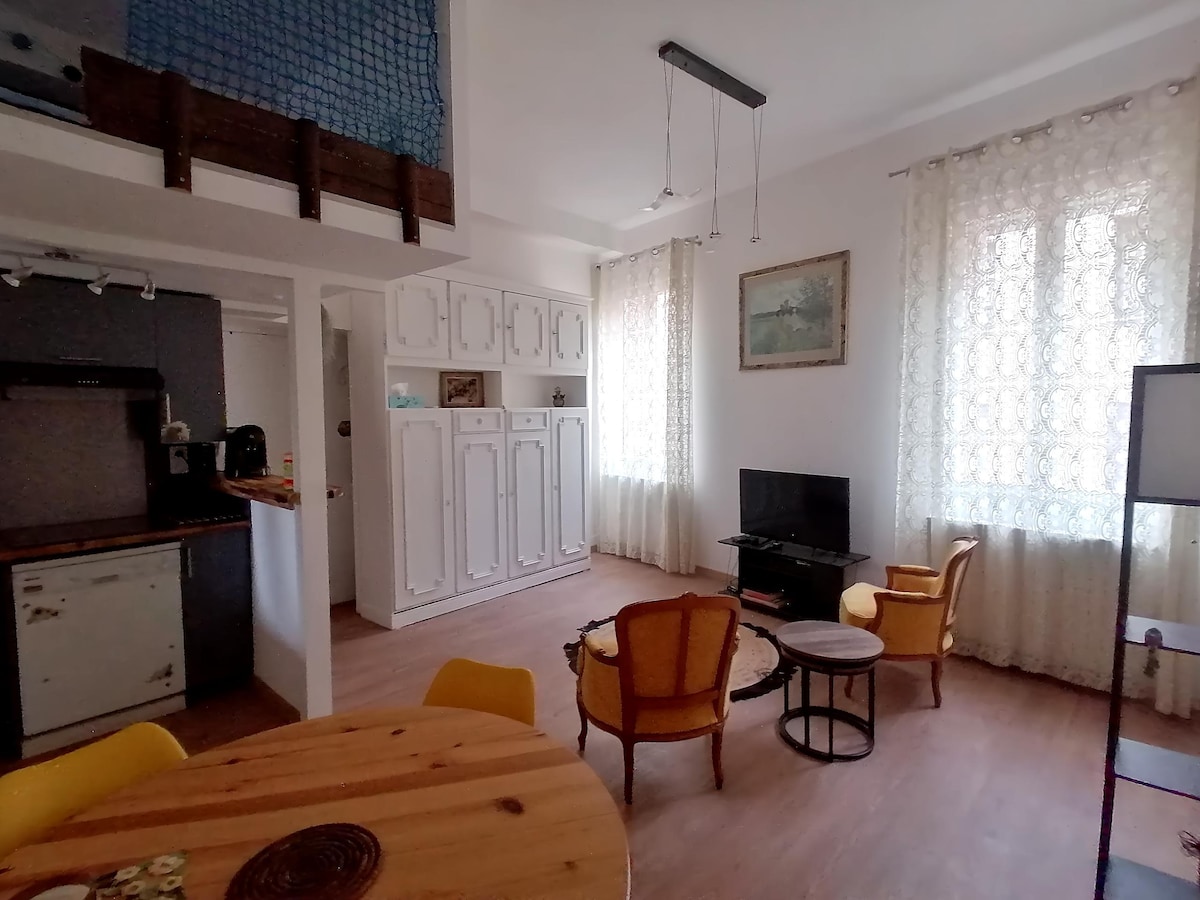 Top performing Airbnb: "ÉMILE" Studio

Jardin des Plantes – Metro – Tram in Toulouse