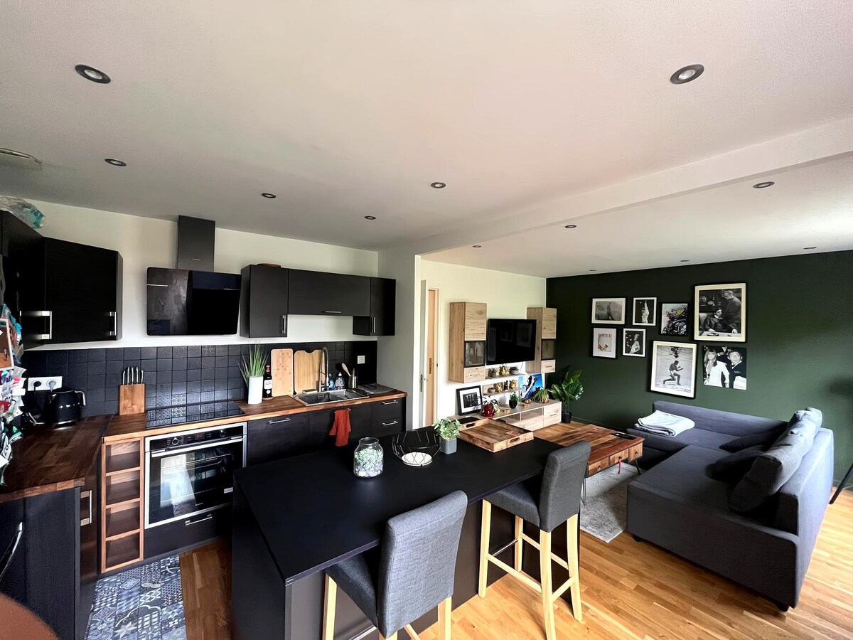 Airbnb con migliori performance: At Victor’s : 3 rooms in the heart of the city a Issy Les Moulineaux