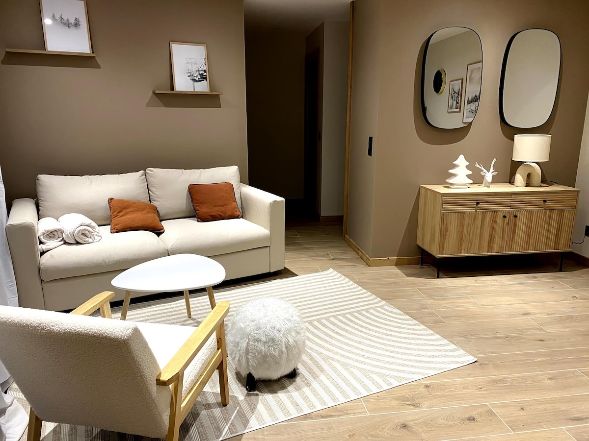 Top Airbnb: Apartment in chalet - Saint-Jean-de-Sixt in Saint Jean De Sixt