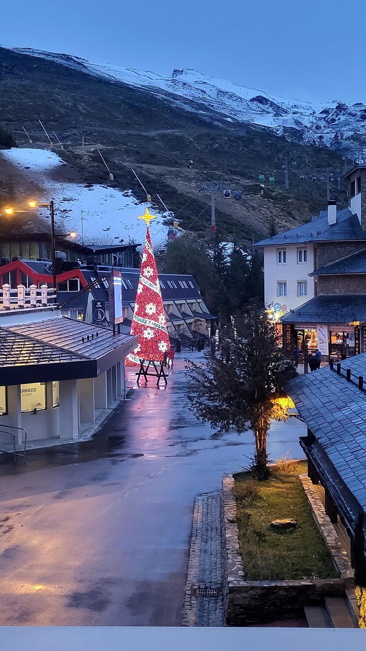 Annonce Airbnb populaire: Prime Location
Plaza de Andalucía à Monachil