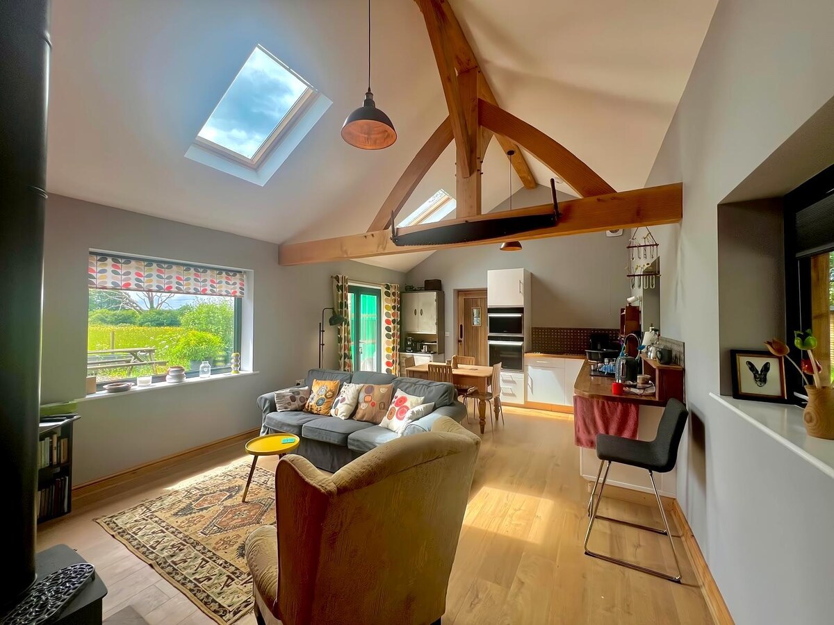 Top Airbnb: Barn near Bristol- 2 bedrooms 4-5 guests in North Somerset