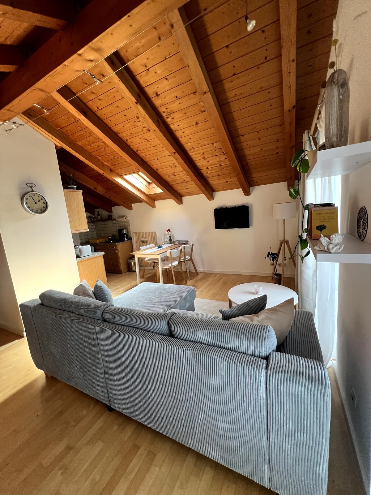 Successful Airbnb property: Cozy attic apartment with balcony near Salzburg in Berchtesgadener Land