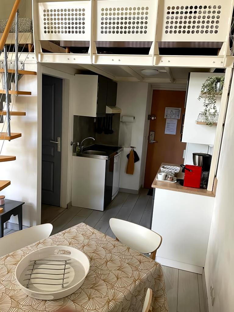 Popular Airbnb listing: Apartment with view and beach access in Le Croisic