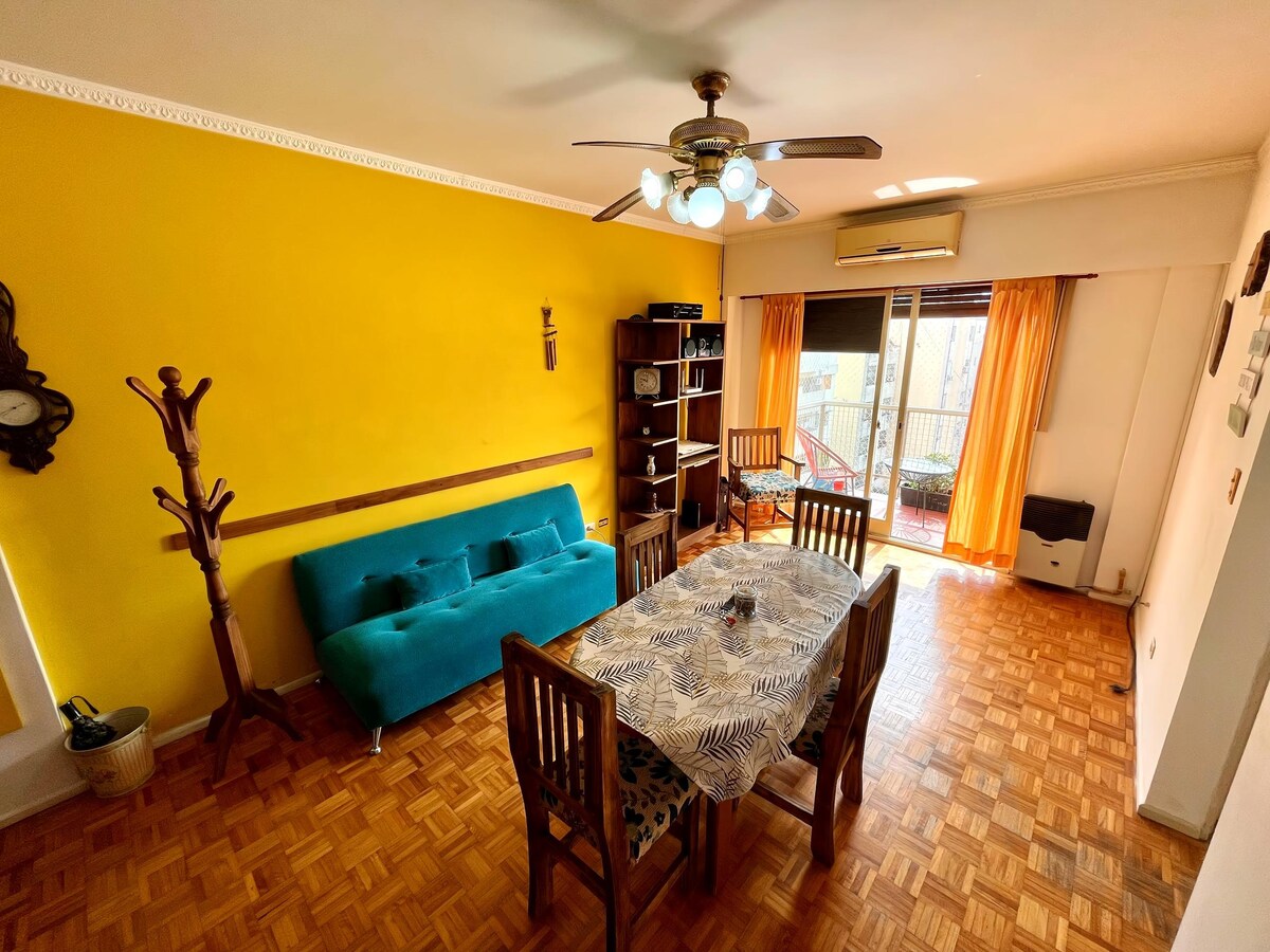 Erfolgreiche Airbnb-Immobilie: Comfort and location - 2 rooms/4 people in Monserrat