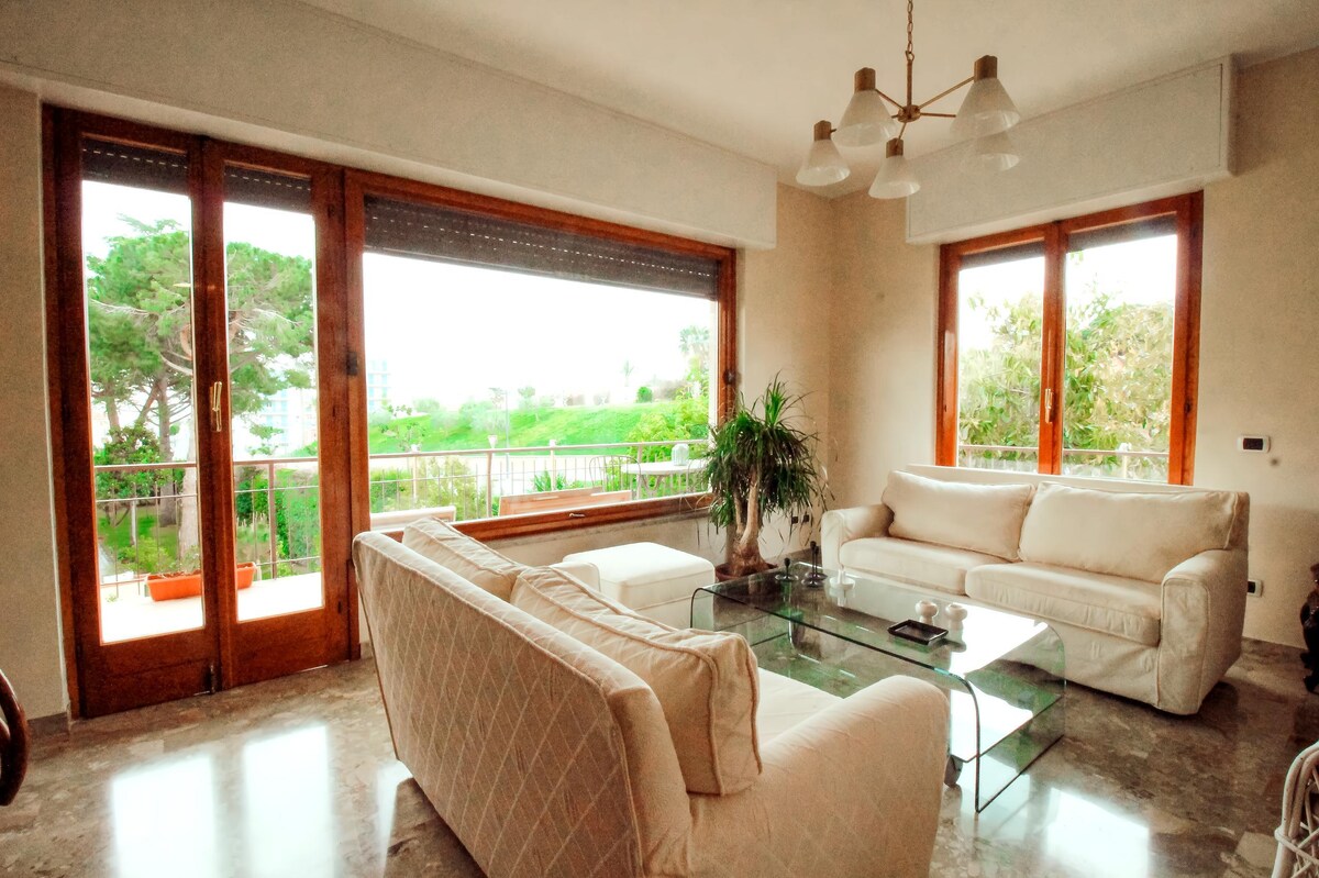 Successful Airbnb property: The house in the park in Pietra Ligure