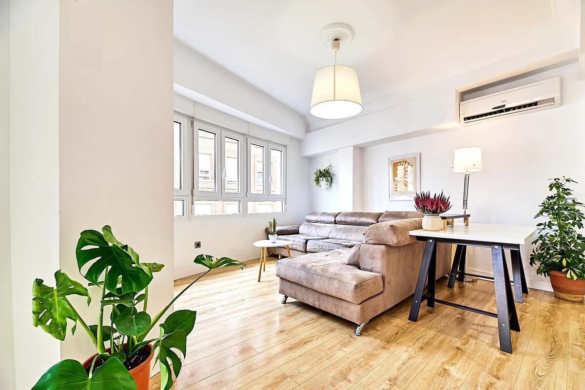 Propiedad de Airbnb exitosa: Comfort with Central Market View @ Historic Center en Ciutat Vella