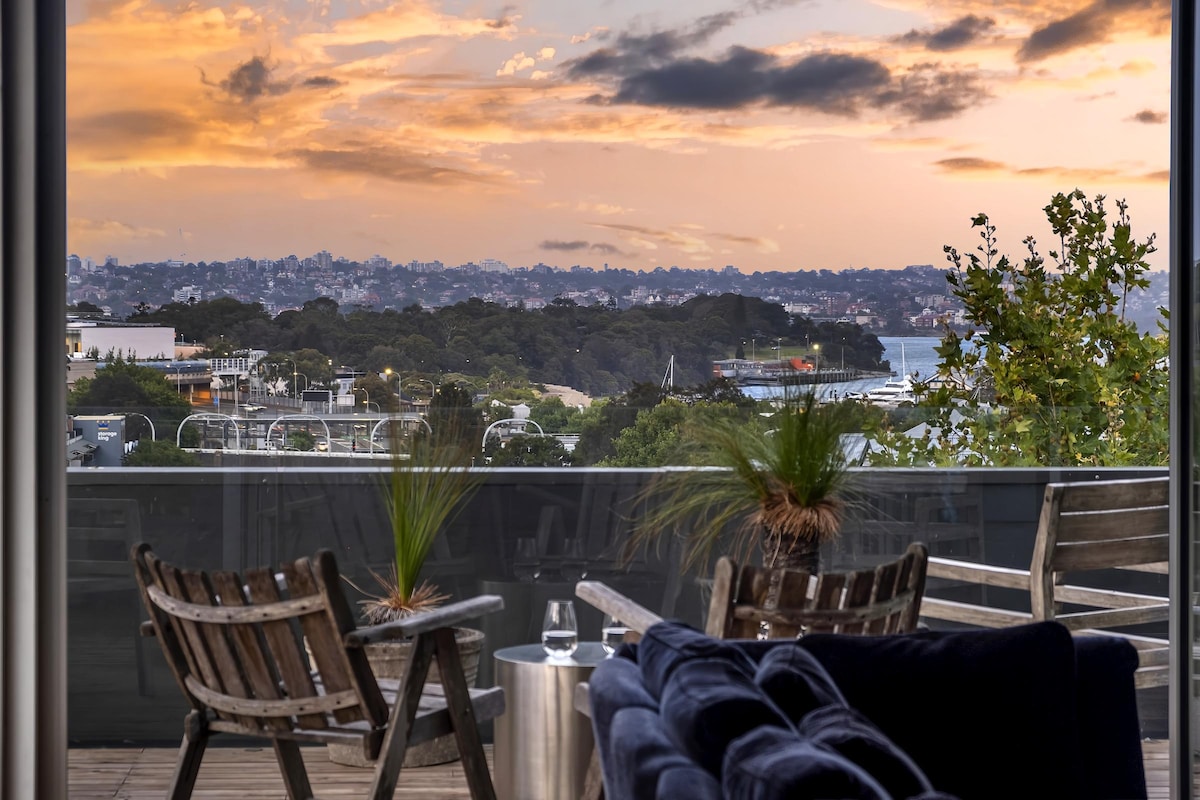Top performing Airbnb: Syd  City Penthouse, panoramic City & Harbor Views in Darlinghurst