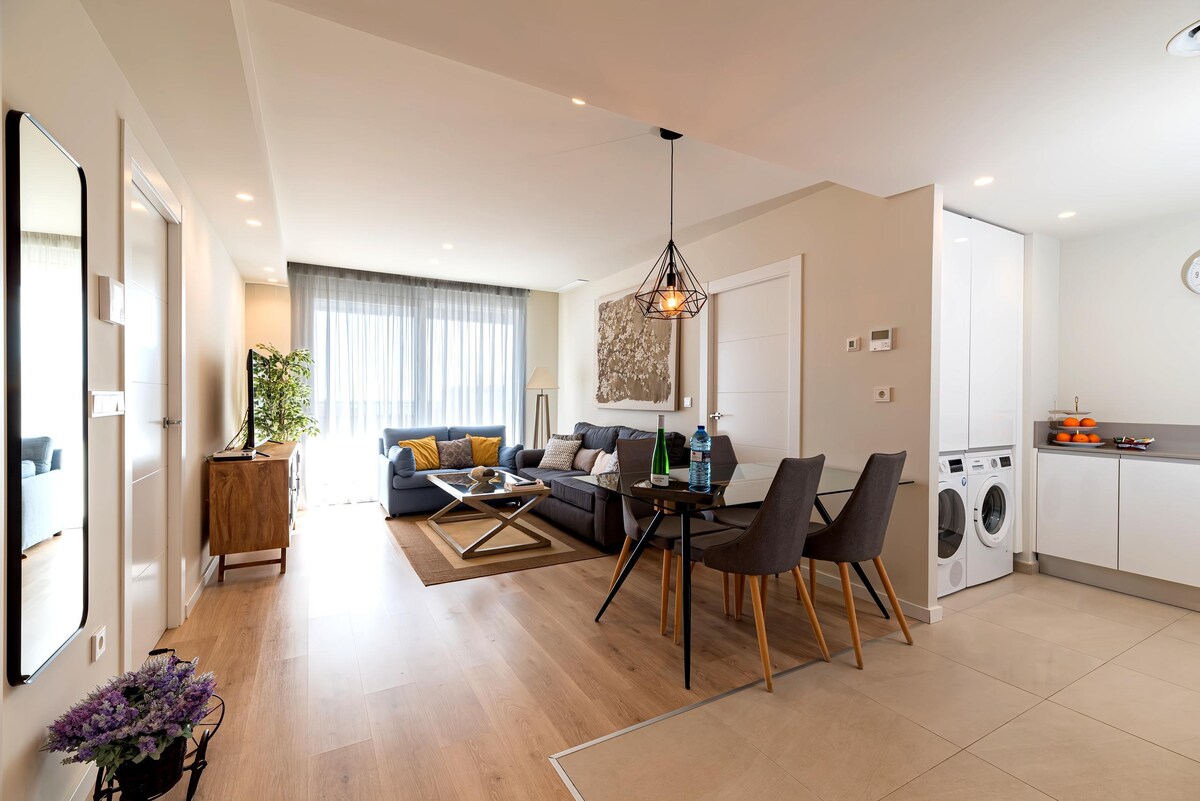 Top Airbnb: New apartment with a swimming pool and ocean views à El Campello