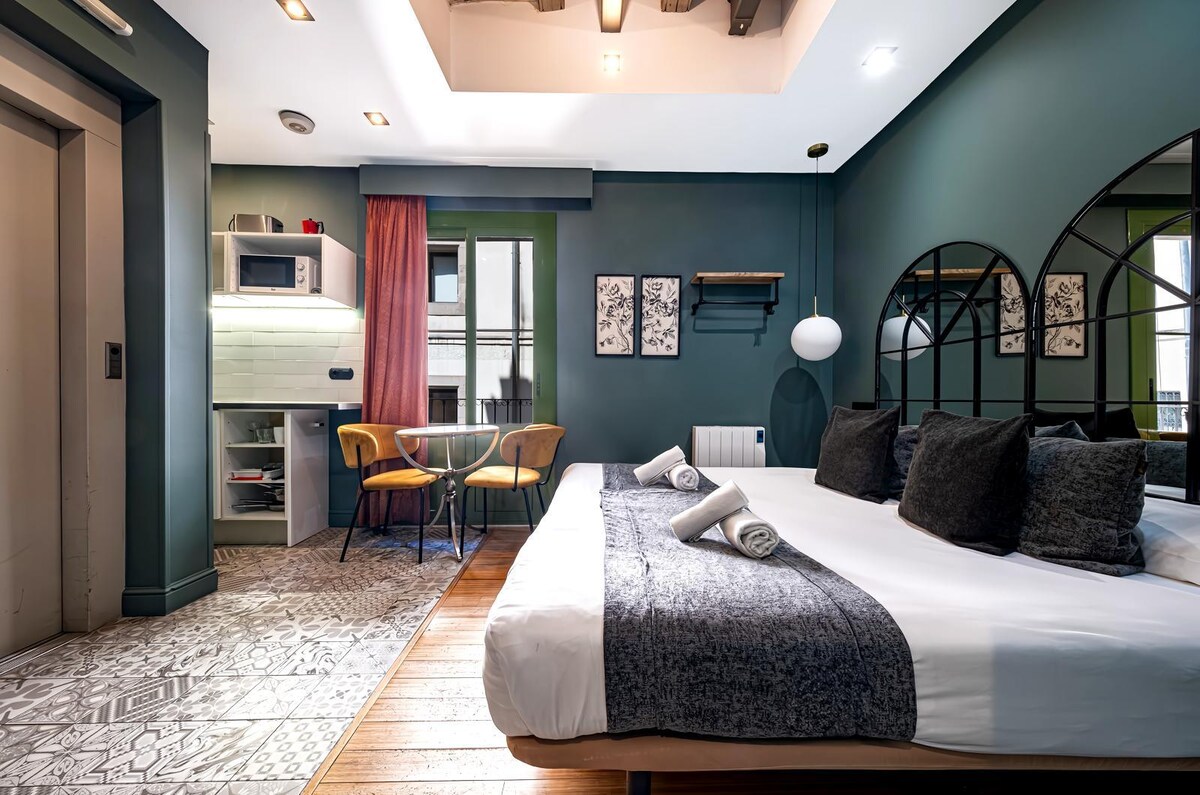 Propiedad de Airbnb exitosa: Superb studio ideally located right in Born en Sant Pere, Santa Caterina I La Ribera