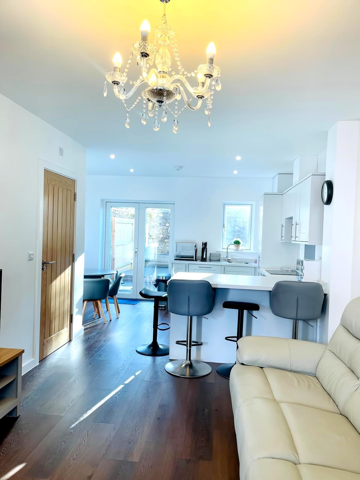 Top performing Airbnb: Hayle - 2 bedrooms house with EV parking, 4 beds in Hayle