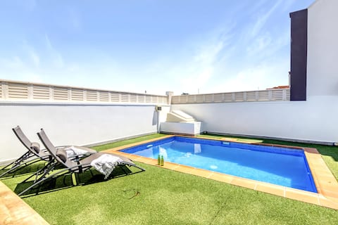 Townhouse|Private Poo|3bathrooms|Free Parking