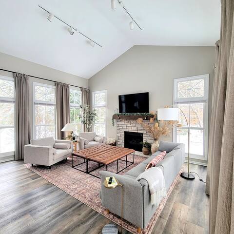 Wooded & Private Luxury Retreat Near Lake Michigan