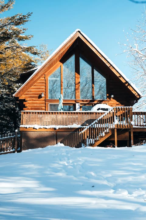 Cabin W/ Wall of Windows- Near Skiing, Coffee Bar