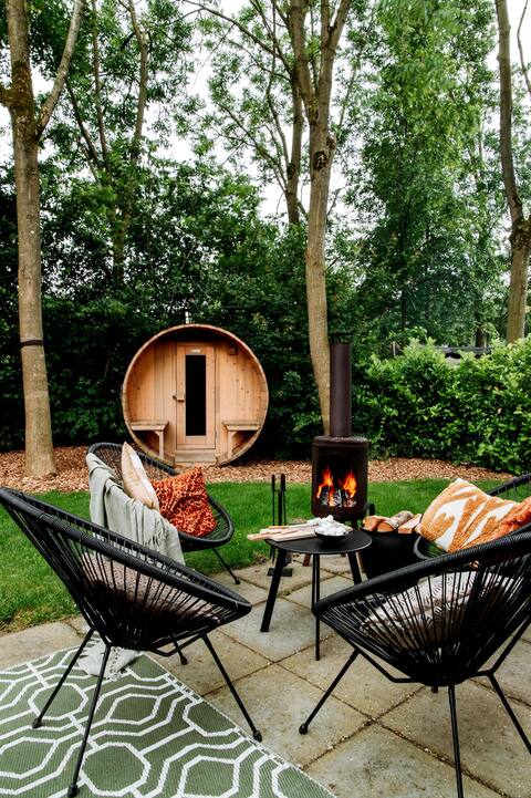 Retro Chic Wellness met hottub & sauna