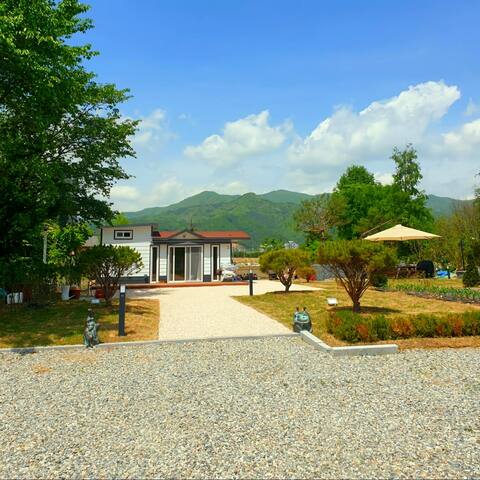 # Private campsite
# 7 minutes by car from Gapyeong Station 
# Close to famous pag
# One-room house 