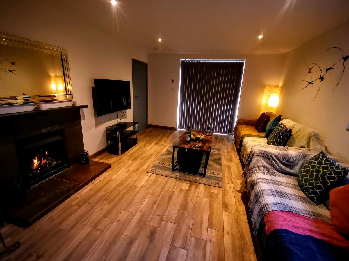 Popular Airbnb listing: Bungalow with large secure garden. in Babergh