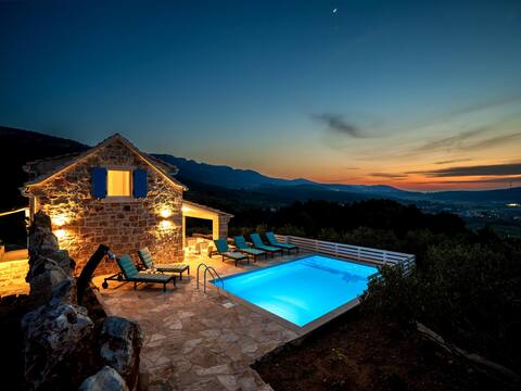 Starry Sky, Hvar. Stone villa with private pool