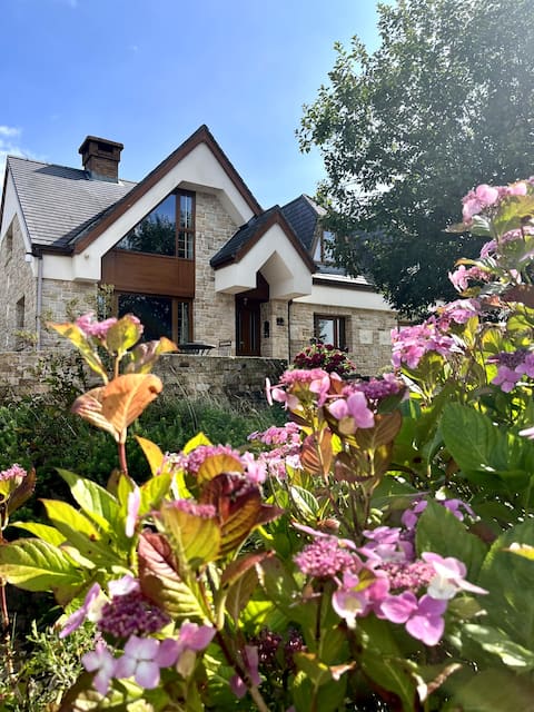 3-bedroom Apartment with Lake Views in Drumshanbo