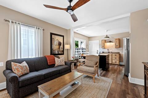 Charming duplex walkable to historic downtown