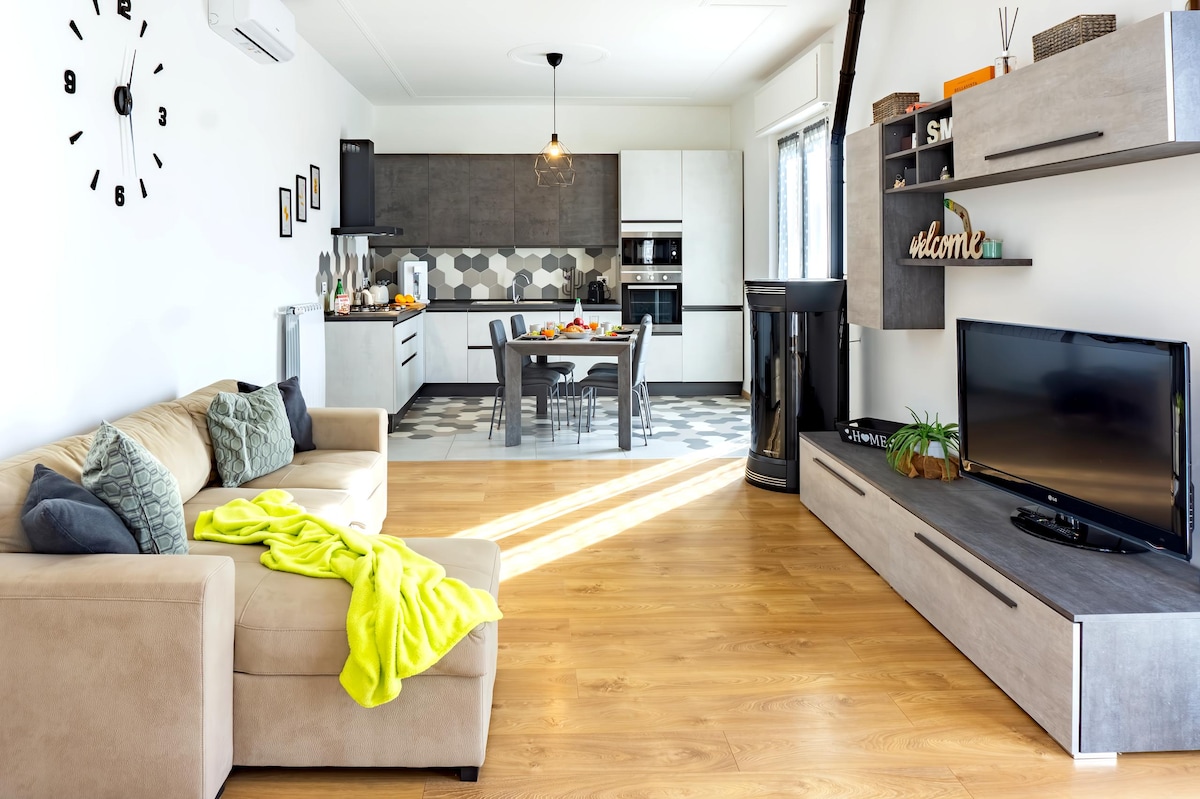 Popular Airbnb listing: Spacious apartment in the hills of Bergamo + P in Bergamo