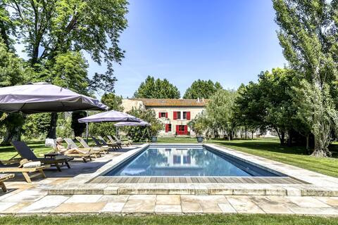 Mas de Mousquety 11 bedrooms 10 bathrooms