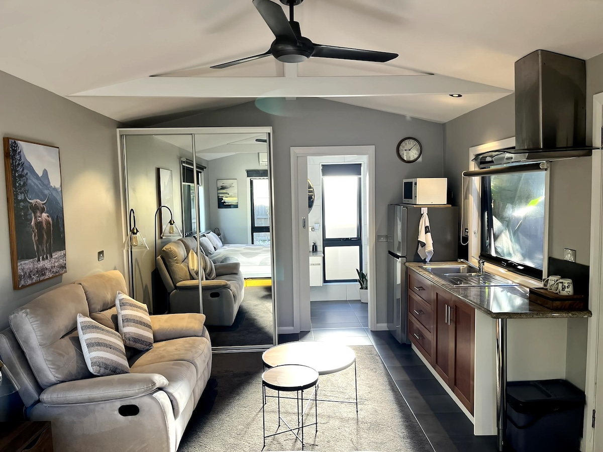 Successful Airbnb property: Self-contained studio in W'bool in Warrnambool
