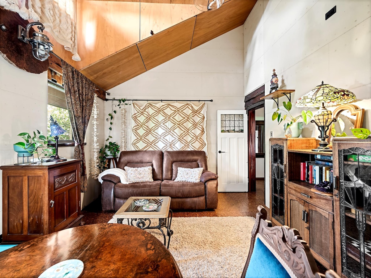 Top Airbnb: The Rose Window 
 Romantic, bespoke &  private en Margaret River