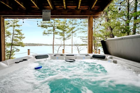 Hot Tub/Pool Table/Game Room/Lake Views!